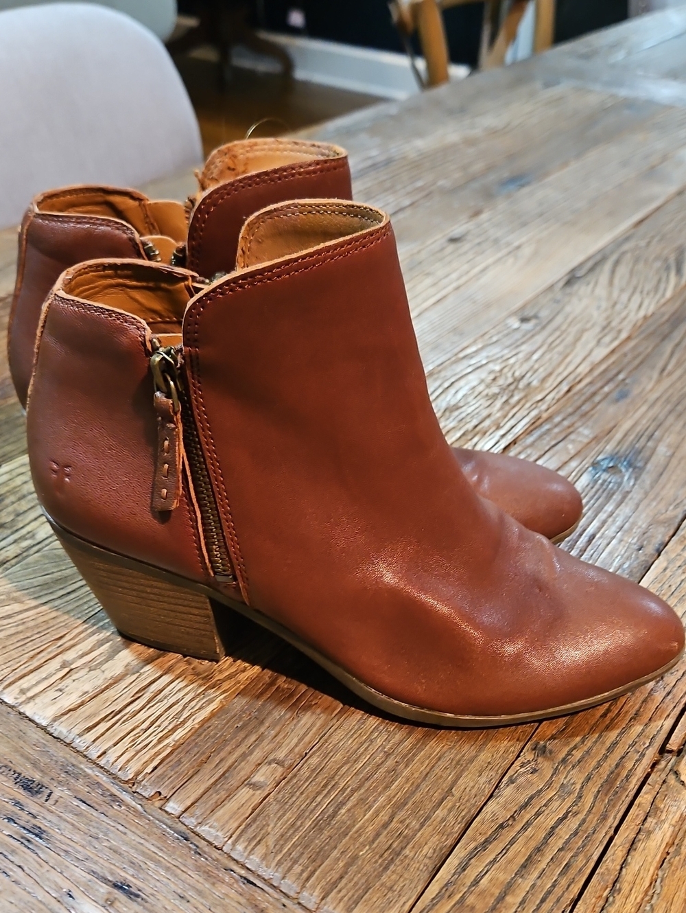 Frye Judith Women’s Brown Leather Ankle Boots Double Side Zip Size 8.5